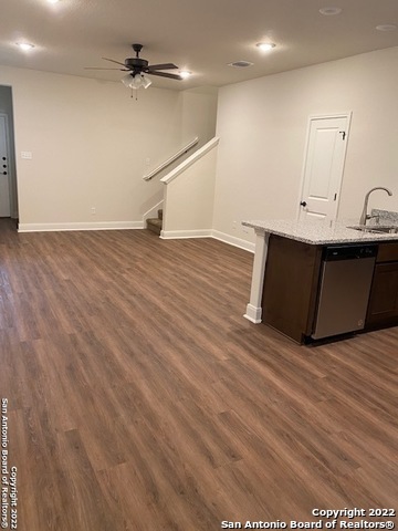 Image 4 of 17 For 7521 Astro Field  102