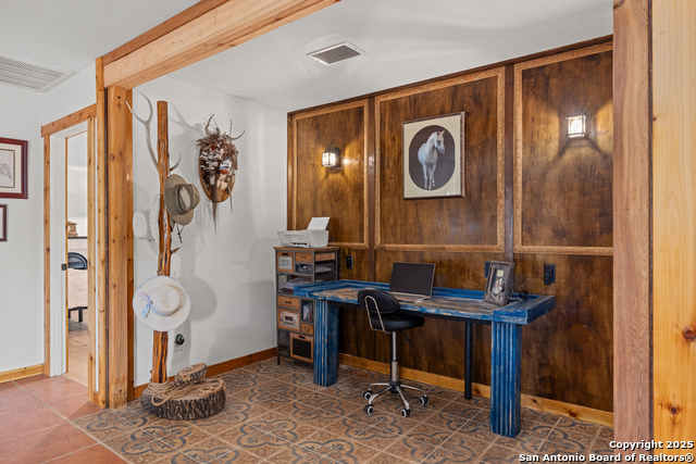 Image 13 of 49 For 1158 Orchard Park