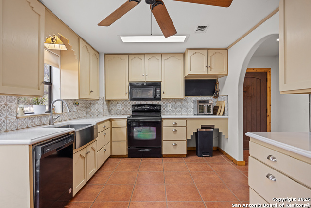 Image 8 of 49 For 1158 Orchard Park