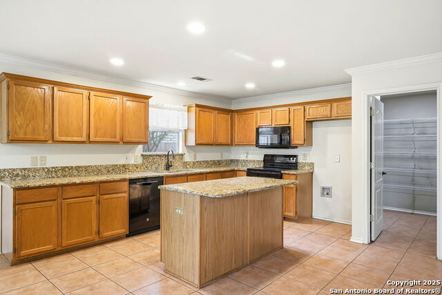 Image 23 of 51 For 9723 Dahlia  