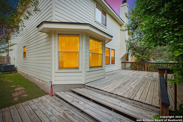 Image 42 of 51 For 9723 Dahlia  