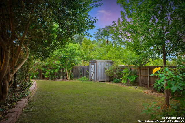 Image 43 of 51 For 9723 Dahlia  