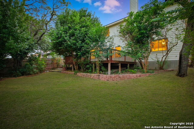 Image 44 of 51 For 9723 Dahlia  