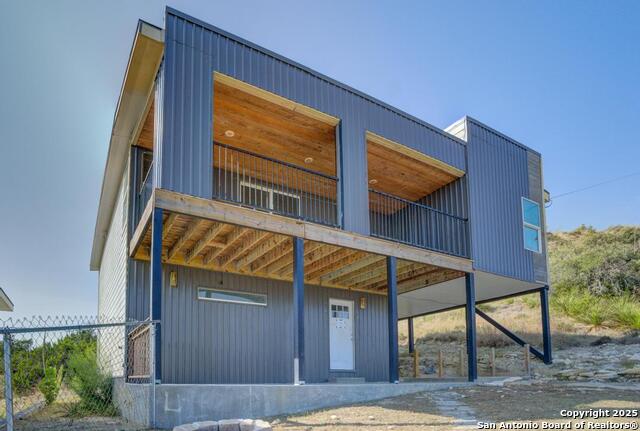 Listing photo id 8 for 185 Hidden  