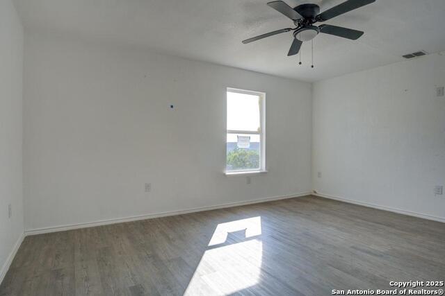 Listing photo id 12 for 185 Hidden  