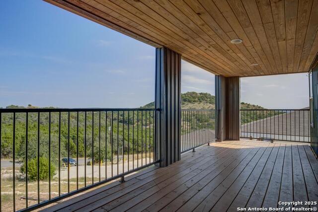 Listing photo id 20 for 185 Hidden  