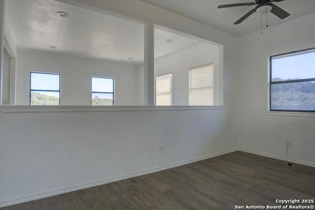 Listing photo id 32 for 185 Hidden  