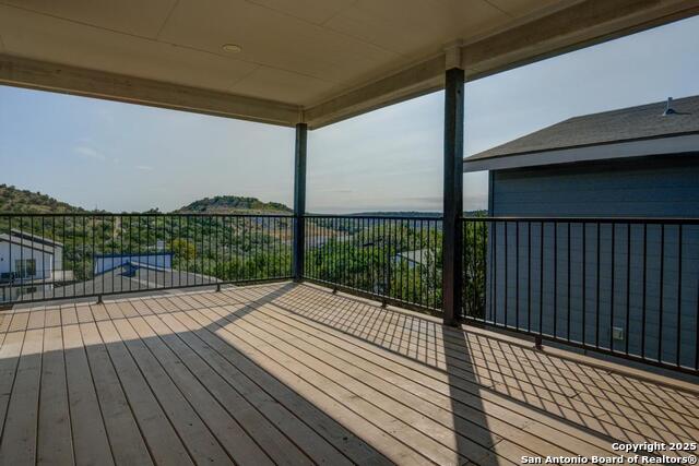 Listing photo id 34 for 185 Hidden  