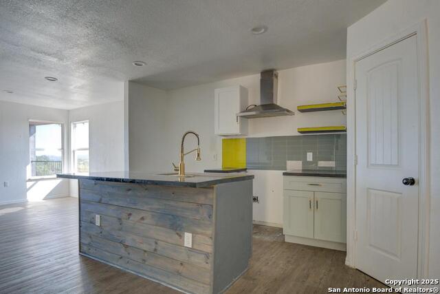 Listing photo id 7 for 185 Hidden  