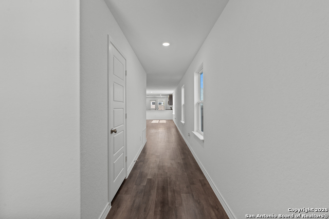 Listing photo id 13 for 8242 Hamrick Circle