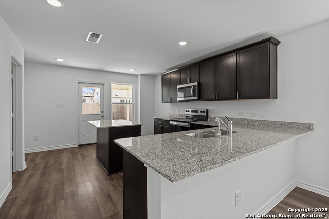 Listing photo id 19 for 8242 Hamrick Circle