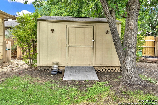 Image 23 of 27 For 9951 Sandlet