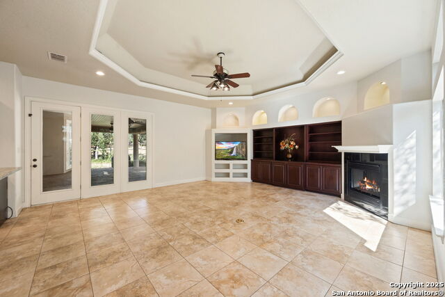 Image 19 of 44 For 3015 River Way
