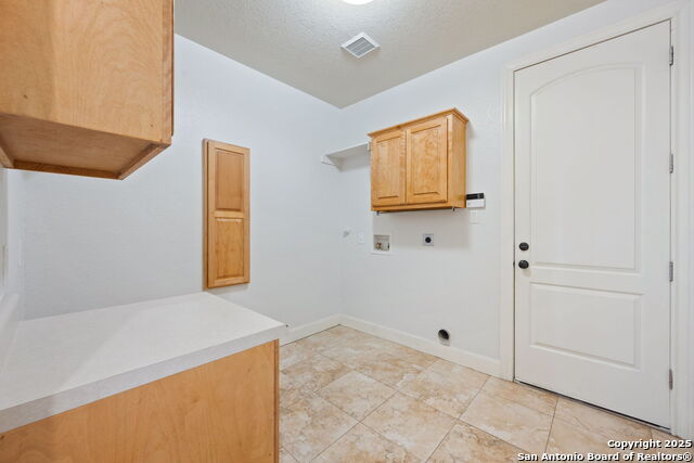 Image 31 of 44 For 3015 River Way