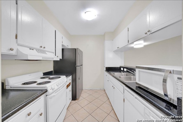 Image 3 of 10 For 8038 Broadway  223