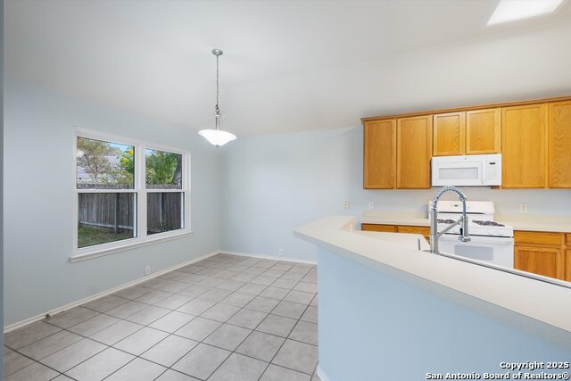 Image 11 of 30 For 2227 Encino Lake