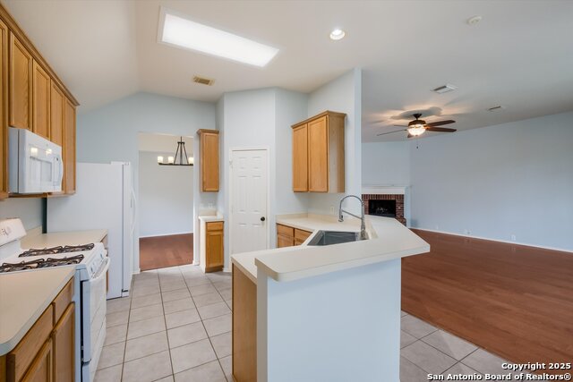 Image 13 of 30 For 2227 Encino Lake