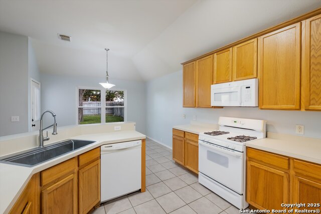 Image 16 of 30 For 2227 Encino Lake