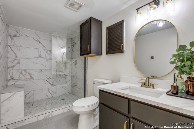 Image 13 of 25 For 6123 Farragut Dr.