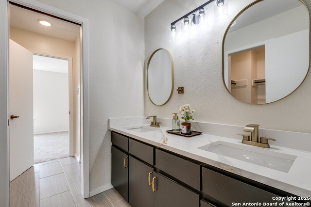 Image 17 of 25 For 6123 Farragut Dr.