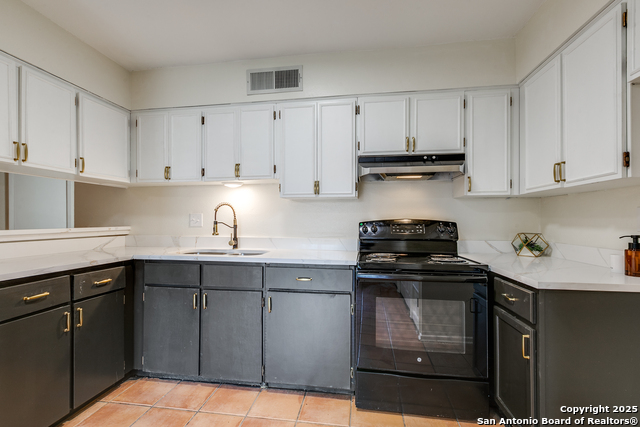 Image 3 of 25 For 6123 Farragut Dr.