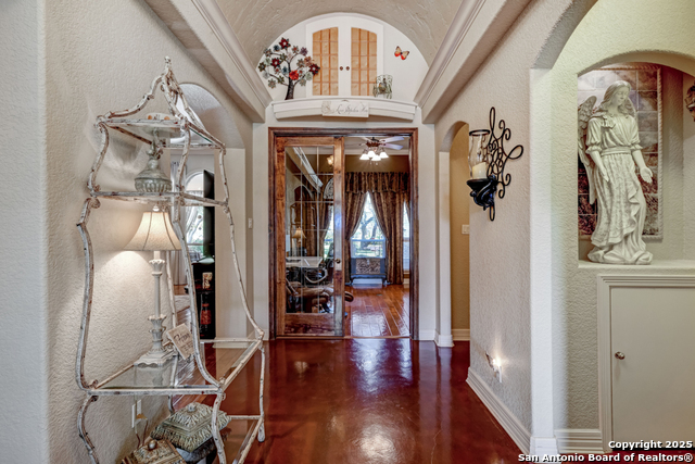 Listing photo id 9 for 1700 Frontier