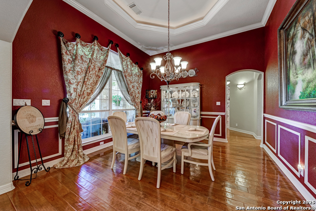 Listing photo id 10 for 1700 Frontier