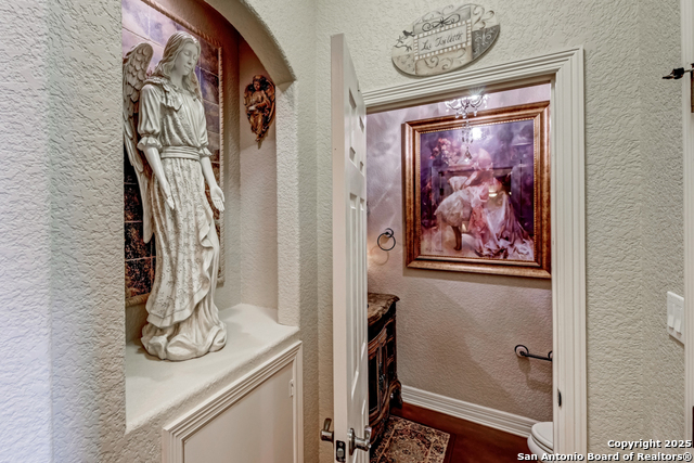 Listing photo id 13 for 1700 Frontier