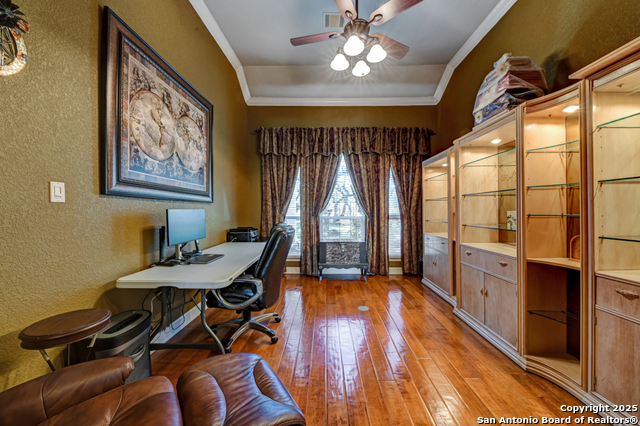 Listing photo id 15 for 1700 Frontier