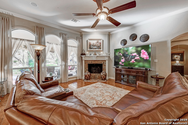 Listing photo id 17 for 1700 Frontier