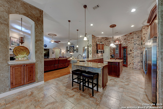 Listing photo id 20 for 1700 Frontier