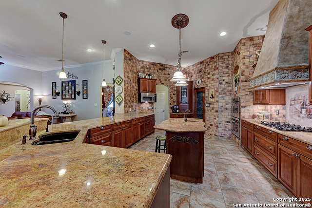 Listing photo id 21 for 1700 Frontier