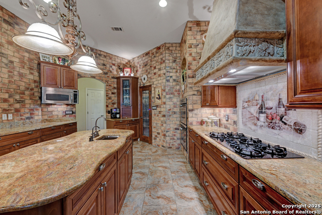 Listing photo id 22 for 1700 Frontier