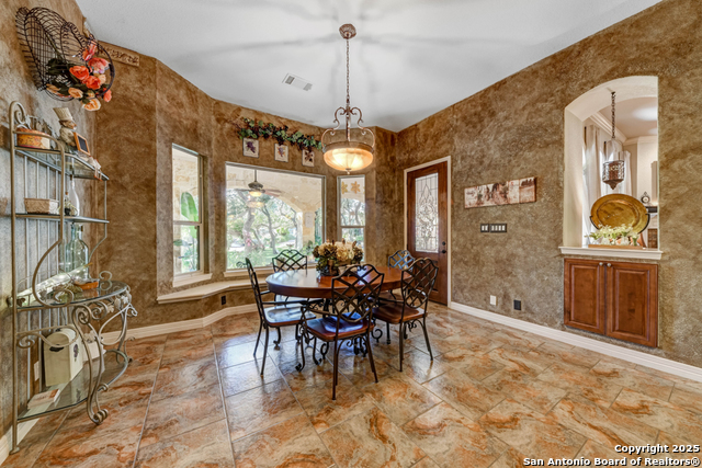 Listing photo id 25 for 1700 Frontier