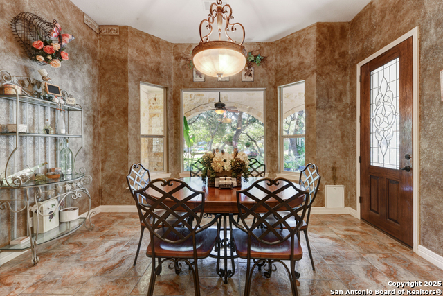 Listing photo id 26 for 1700 Frontier