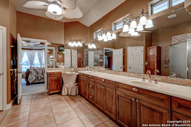 Listing photo id 36 for 1700 Frontier