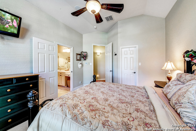 Listing photo id 38 for 1700 Frontier