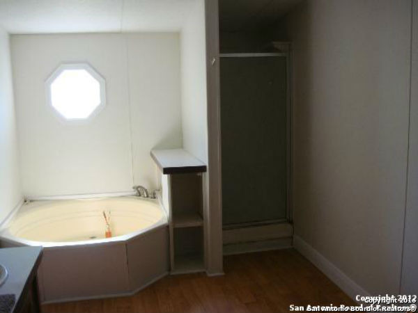 Image 5 of 8 For 402 Sligo  