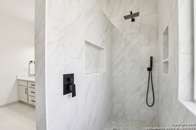 Image 30 of 45 For 9103 Mare Trace