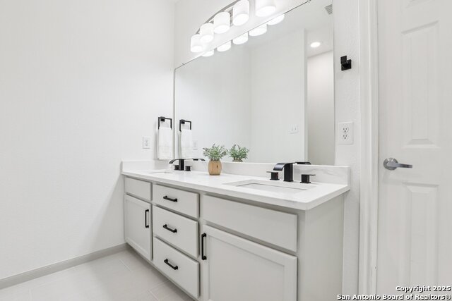 Image 33 of 45 For 9103 Mare Trace