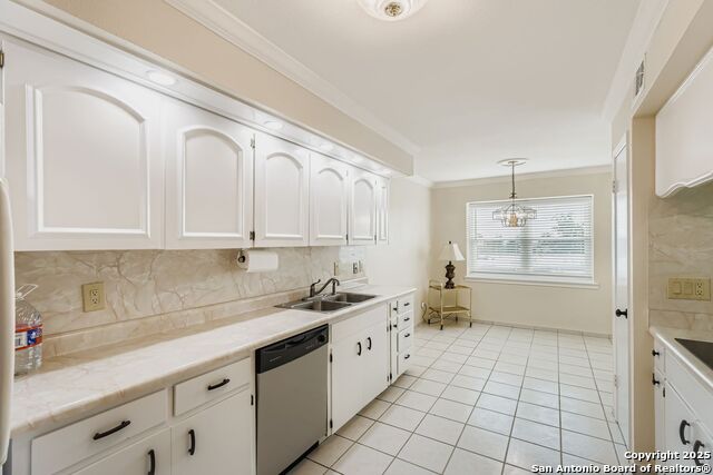 Listing photo id 5 for 7500 Callaghan  Apt 260