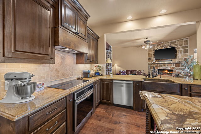 Image 11 of 49 For 377 Waterstone Parkway