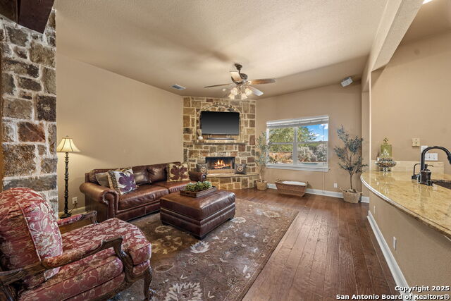 Image 8 of 49 For 377 Waterstone Parkway