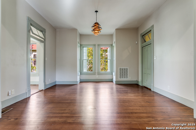 Image 11 of 45 For 312 Pereida  