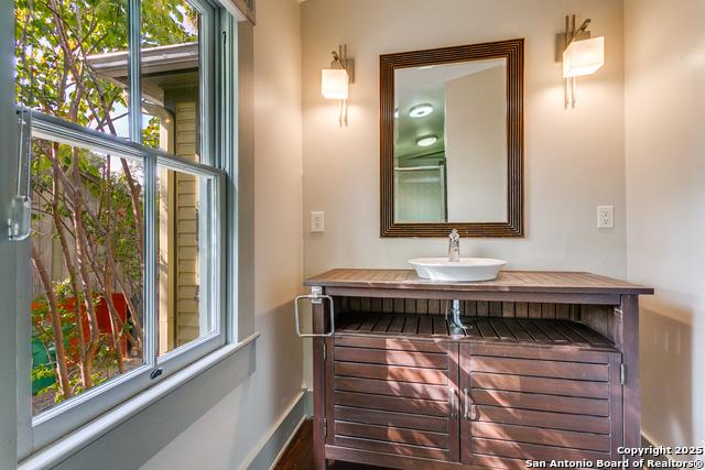 Image 16 of 45 For 312 Pereida  