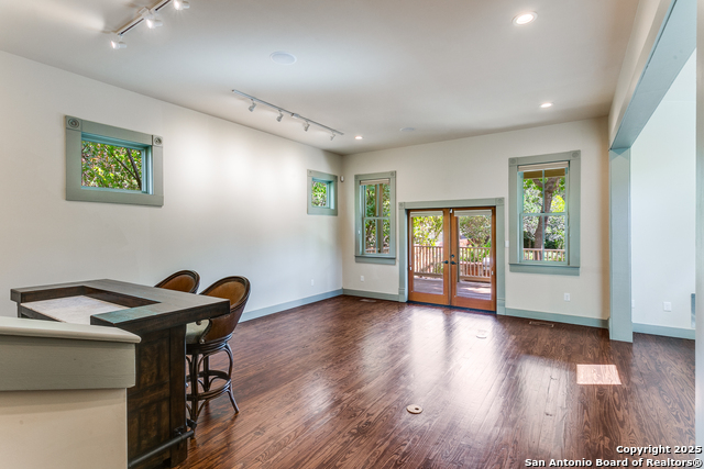 Image 19 of 45 For 312 Pereida  