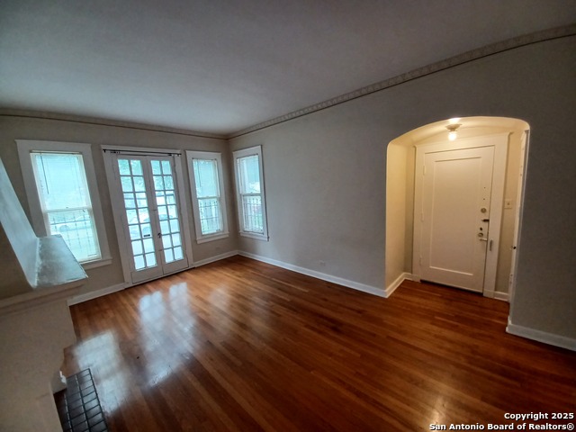 Listing photo id 9 for 219 Magnolia W