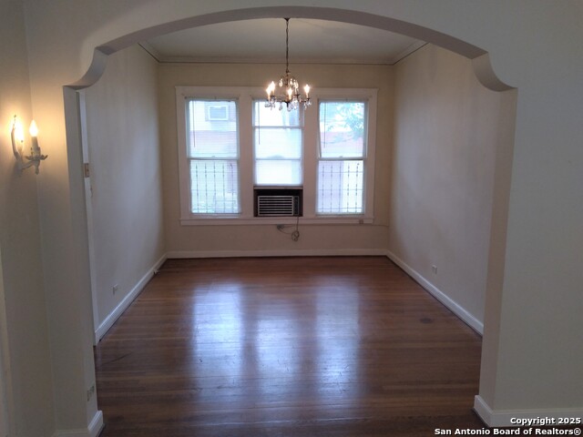 Listing photo id 17 for 219 Magnolia W