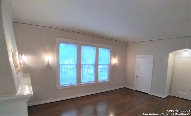 Listing photo id 21 for 219 Magnolia W