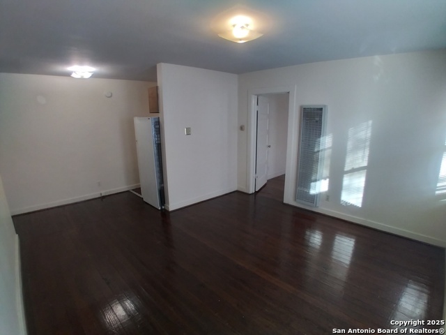Listing photo id 28 for 219 Magnolia W